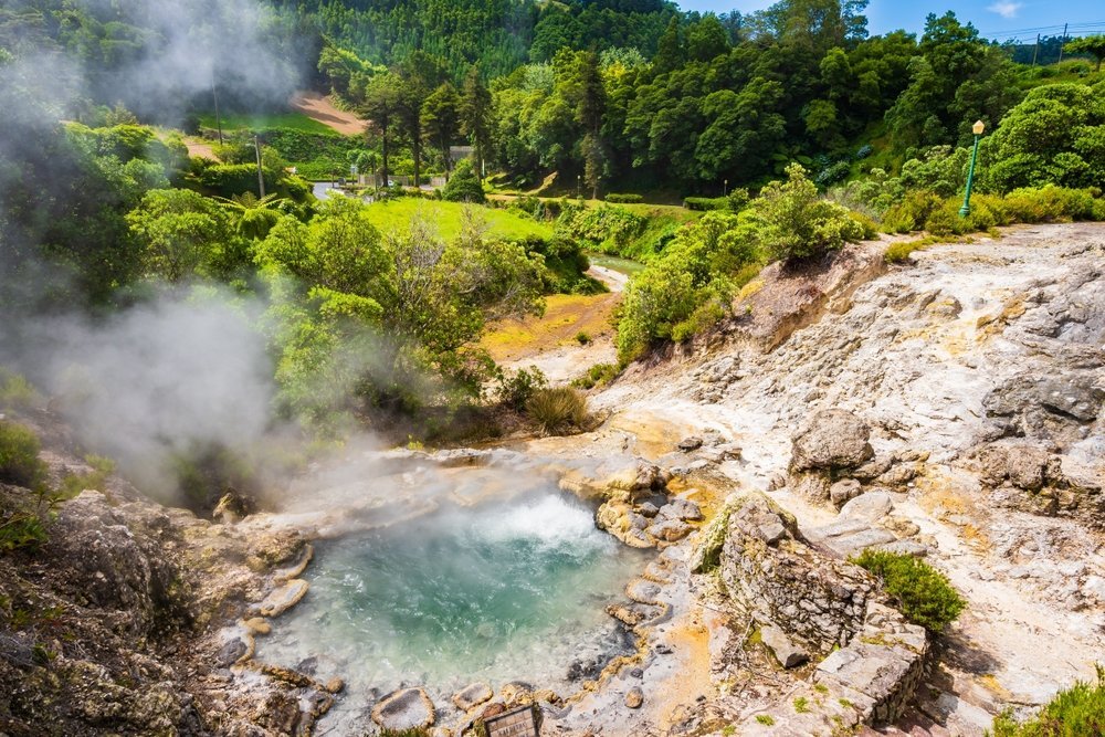 Kochend heiße Quellen mitten in Furnas