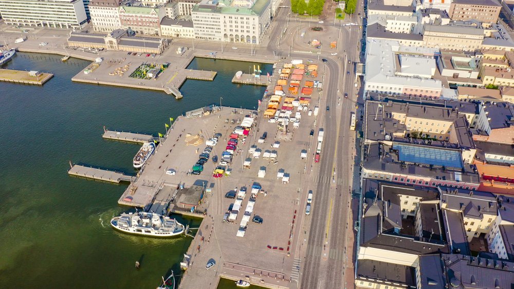 Der Marktplatz Kauppatori am Südhafen in Helsinki