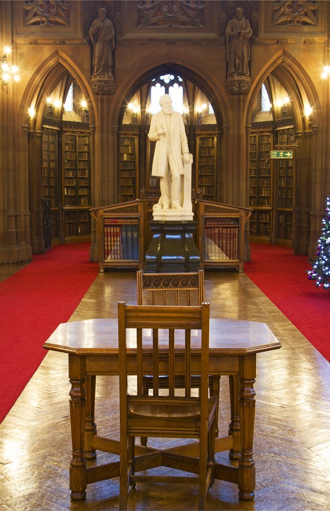 Der neugotische Lesesaal der John Rylands Library in Manchester