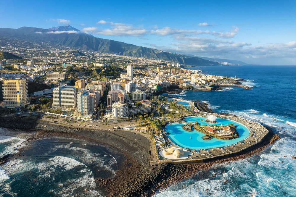Puerto de la Cruz mit dem Teide im Hintergrund
