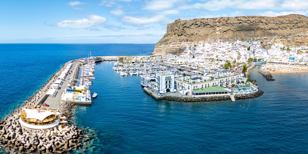 Luftaufnahme des Jachthafens von Puerto de Mogán auf Gran Canaria