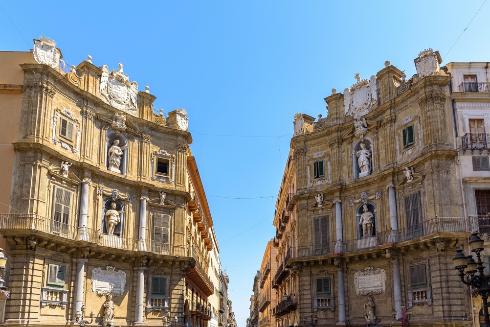 Die Barockfassaden an den Quattro Canti in Palermo