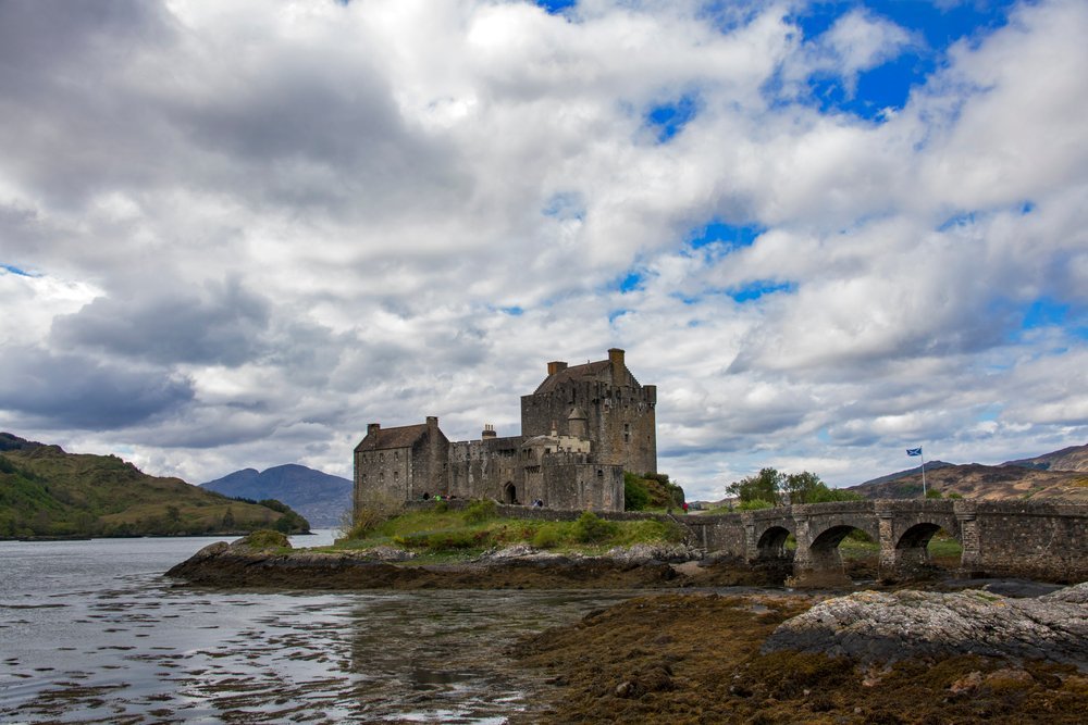Die Ruine von Armadale Castle in den Gärten auf der Halbinsel Sleat auf der Isle of Skye