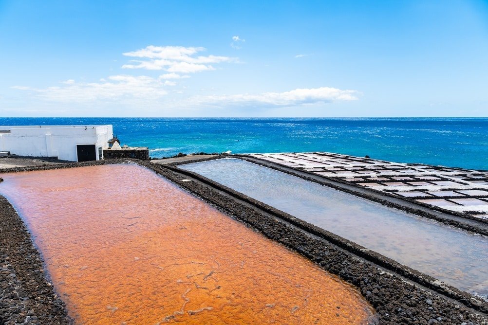 Die Salzbecken der Salinas de Fuencaliente an der Südspitze von La Palma