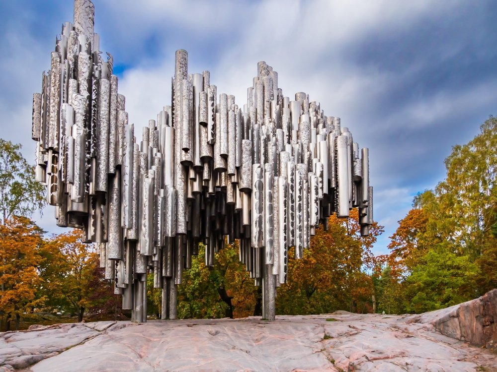 Das Sibelius-Denkmal aus Stahlrohren im Sibelius-Park in Helsinki