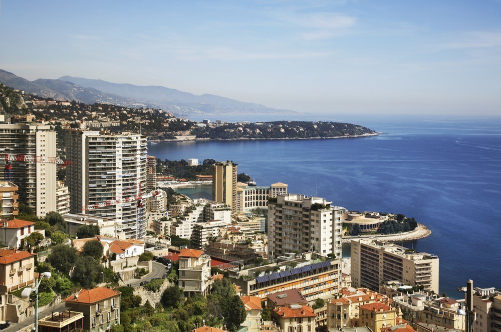 Der Strand von Larvotto und das Strandviertel in Monaco