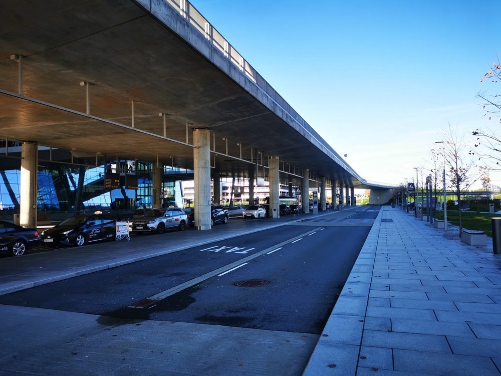 Der Taxistand vor dem Flughafen Bergen Flesland