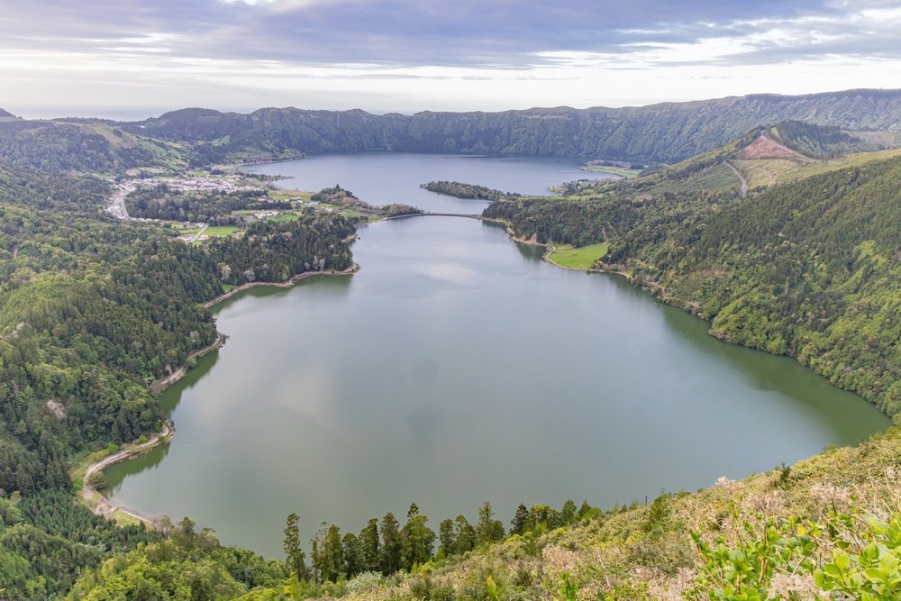 Lagoa das Sete Cidades med Lagoa Verde og Lagoa Azul