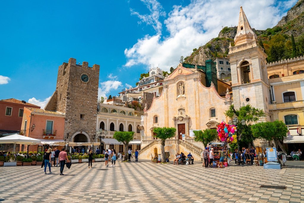 wo ubernachten taormina