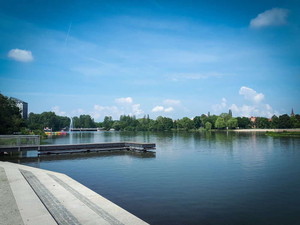 Wöhrder See mit Sandstrand in Wöhrd östlich der Nürnberger Altstadt