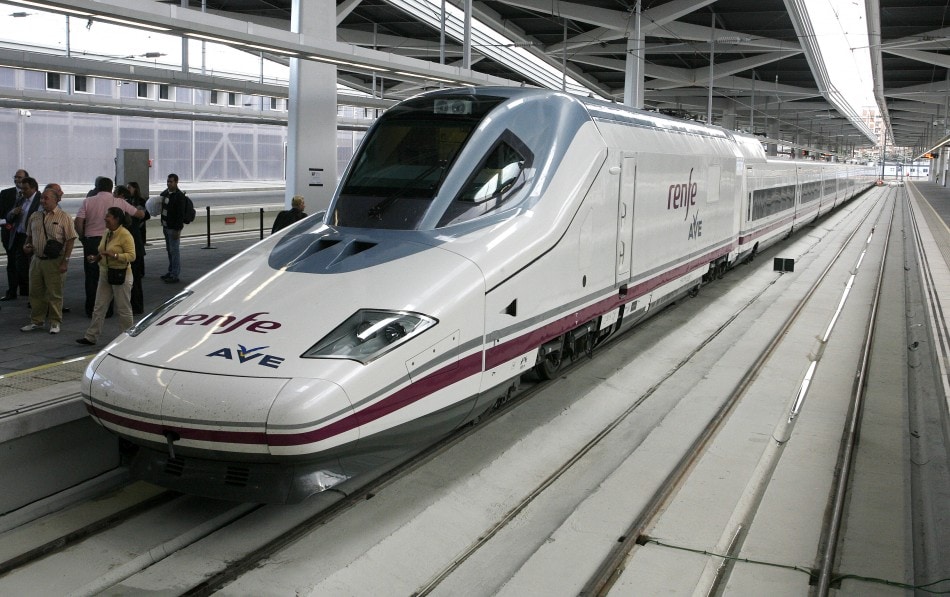 Zug vom Flughafen Barcelona ins Zentrum